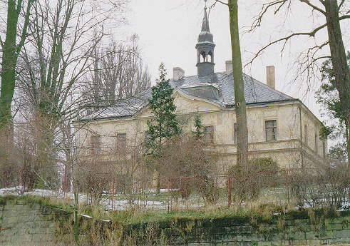 z�mek Mlad�jov � hlavn� budova