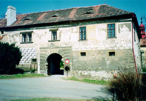 z�mek Star� Hrady � ji�n� st�na p�edhrad�