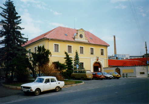 z�mek Ho�ice � z�padn� budova