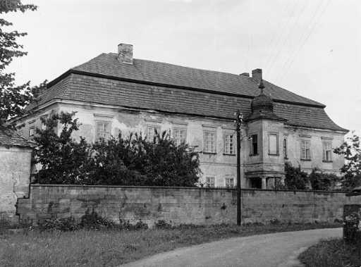 z�mek Sob�ice, celkov� pohled