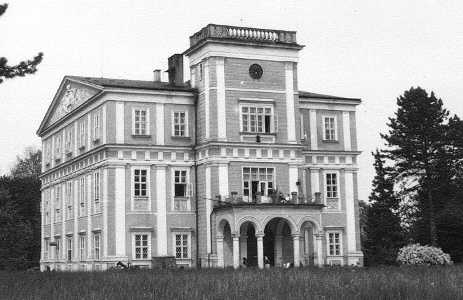 z�mek Mil��eves, celkov� pohled