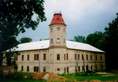 z�mek Je�ice � celkov� pohled od farmy