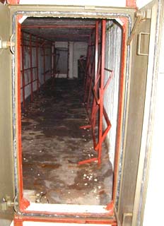 Vnit�ek, dve�e uzav�raj�c� sekce